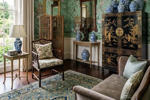 Chinoiserie interior